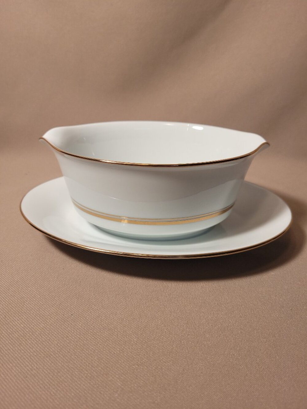 Noritake Gloria 6526 Gravy Sauce Boat with Attached Stand EXCELLENT!